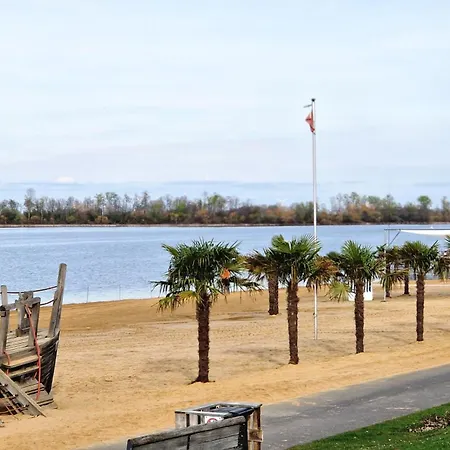 Moderne Mit Parkplatz Und Kaffeevollautomat *