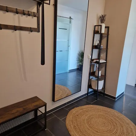 Moderne Mit Parkplatz Und Kaffeevollautomat Apartment Zulpich