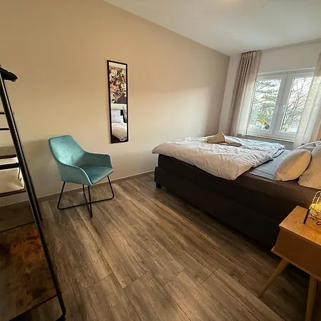 Moderne Mit Parkplatz Und Kaffeevollautomat * 췰피히