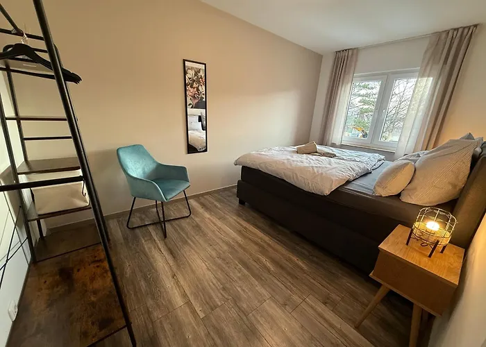 Moderne Mit Parkplatz Und Kaffeevollautomat * 췰피히